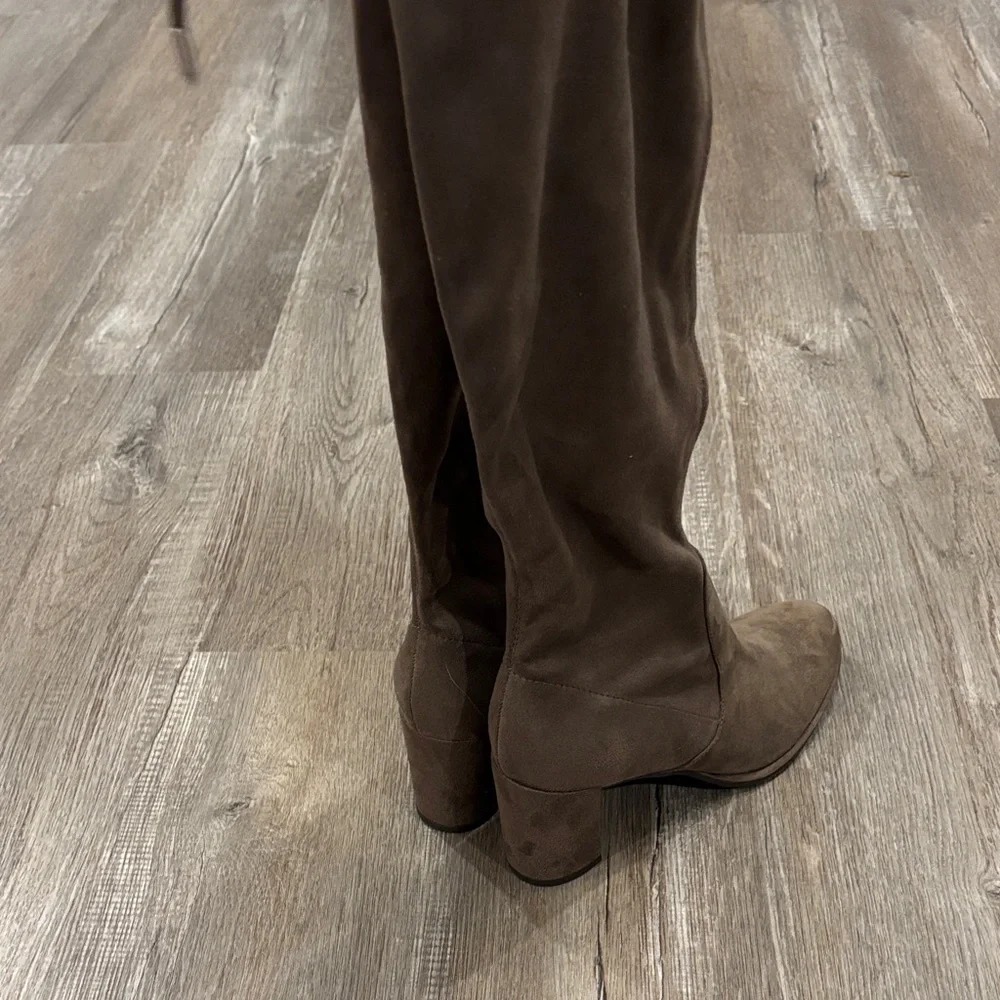 Marc Fisher elegant taupe
